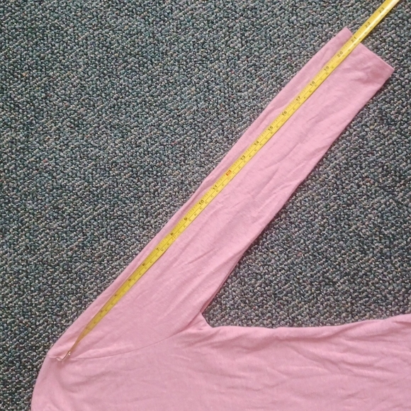Heathered pink long sleeve shirt crew neck size small *flawed* - Picture 10 of 15